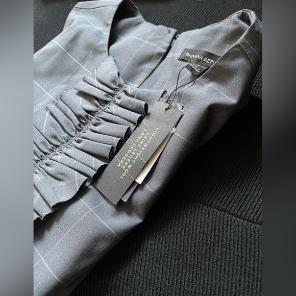 Banana Republic NWT Charcoal Checkered Blouse - Picture 14 of 14